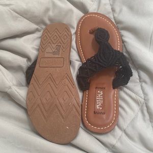 Flip flops with crochet type top.  Black.   Nwob